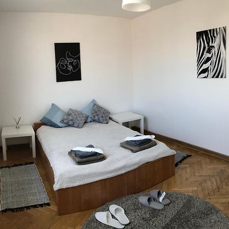 Apartment Swietojerska Варшава Экстерьер фото